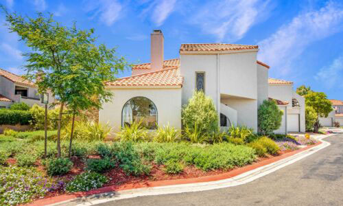 Costa Mesa real estate brokers help clients buy and sell homes.