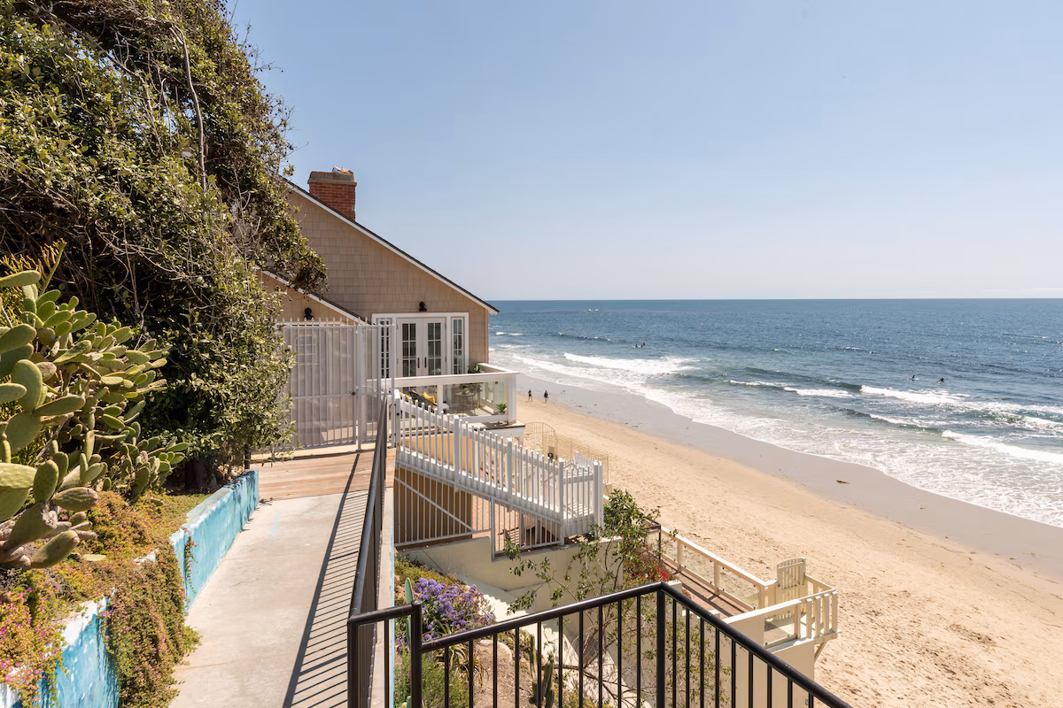 How Proximity to Laguna Beach Boosts Laguna Hills Rentals