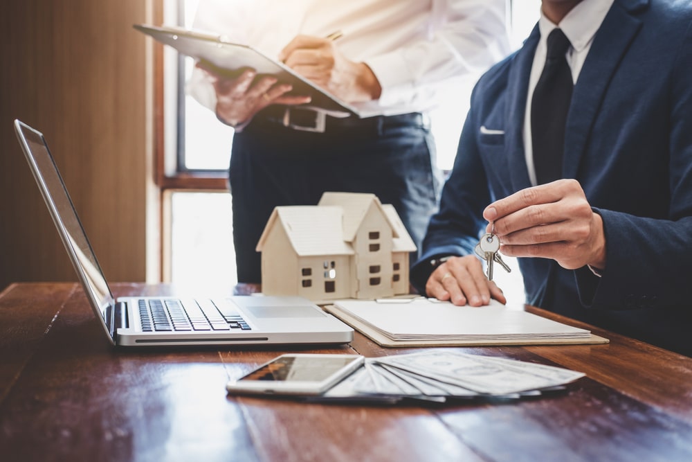 Real,Estate,Agent,And,Sales,Manager,Team,Analysis,Pricing,Of
