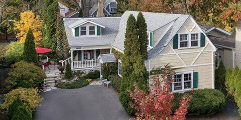 How to Find Lake Forest Homes with Guest Suites