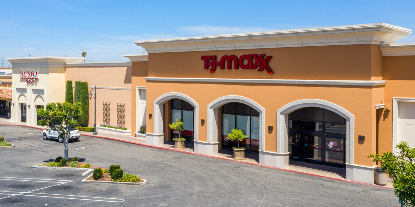 Shopping in Tustin- Malls and Boutiques Near Your New Home