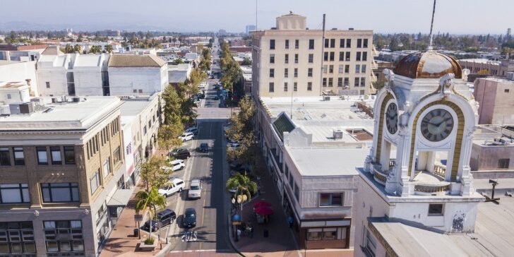 Pros and Cons of Living in Downtown Santa Ana, CA