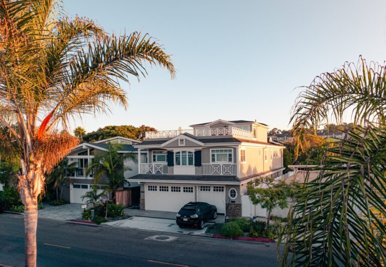 Best Time of Year to Buy a Home in Seacliff, Huntington Beach