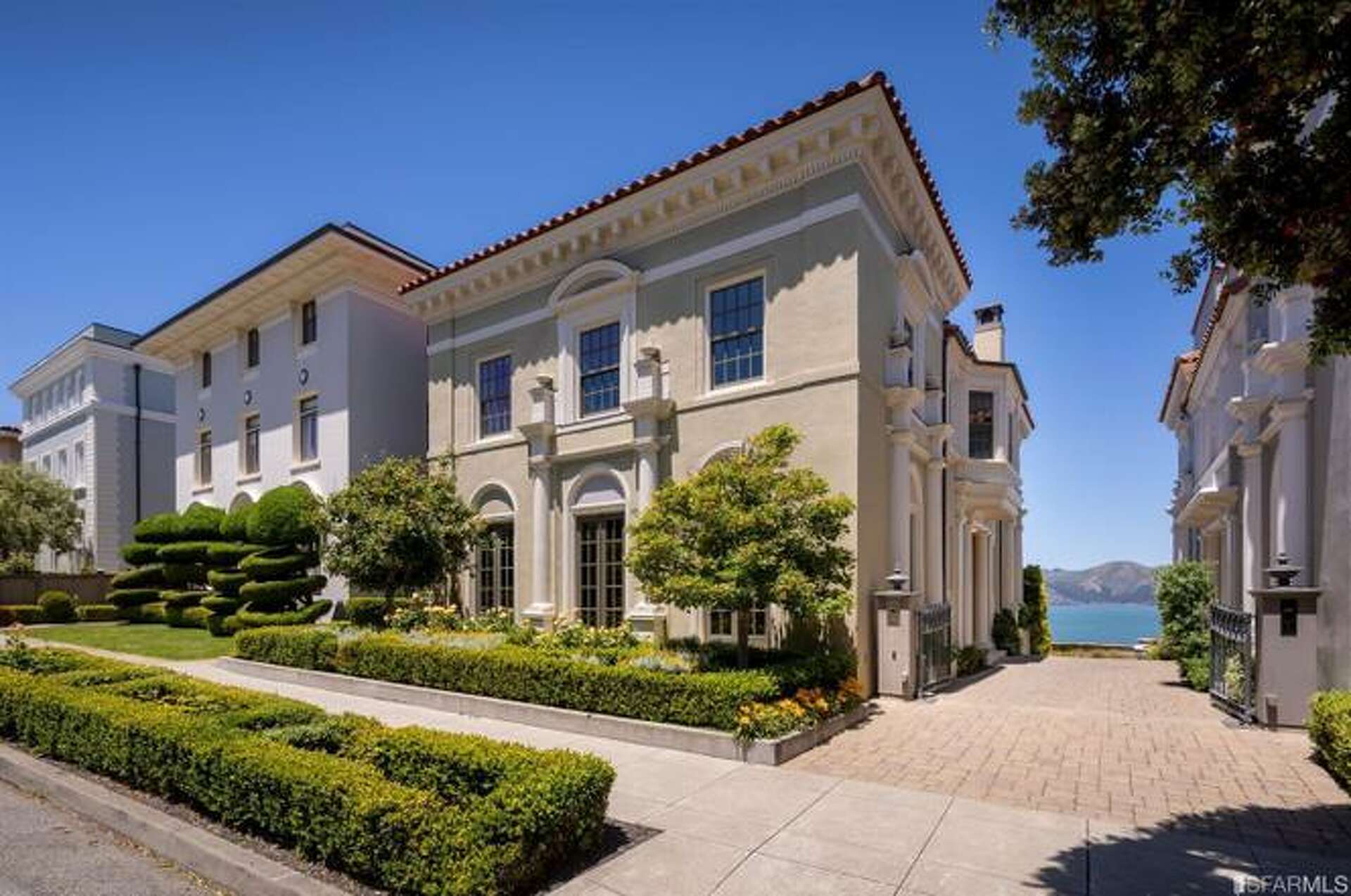 Historic Homes in Seacliff Huntington Beach Charm and Value