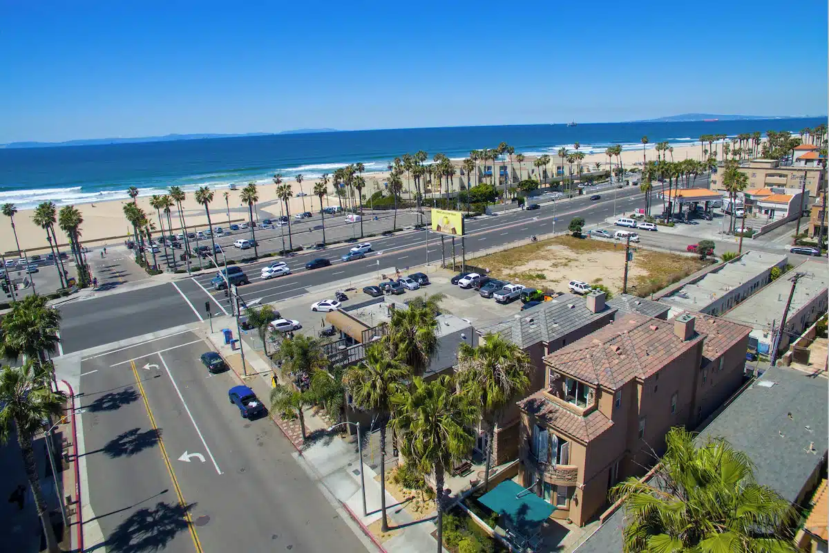 Pros and Cons of Living in Downtown Huntington Beach