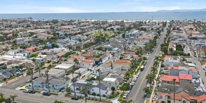 Ultimate Guide to Buying Real Estate in Downtown Huntington Beach