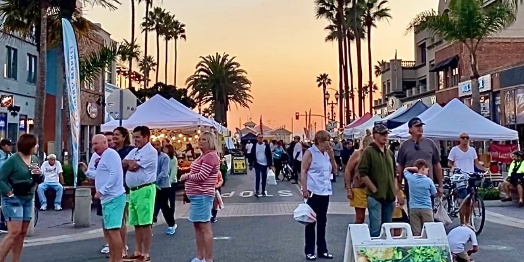Celebrating Holidays in Downtown Huntington Beach Neighborhoods