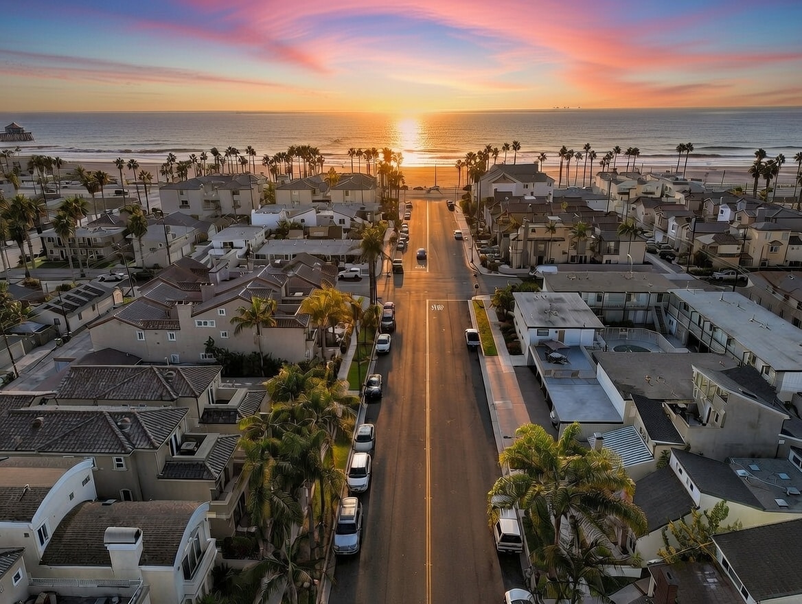 The Appeal of Proximity to Shopping in Downtown Huntington Beach Real Estate