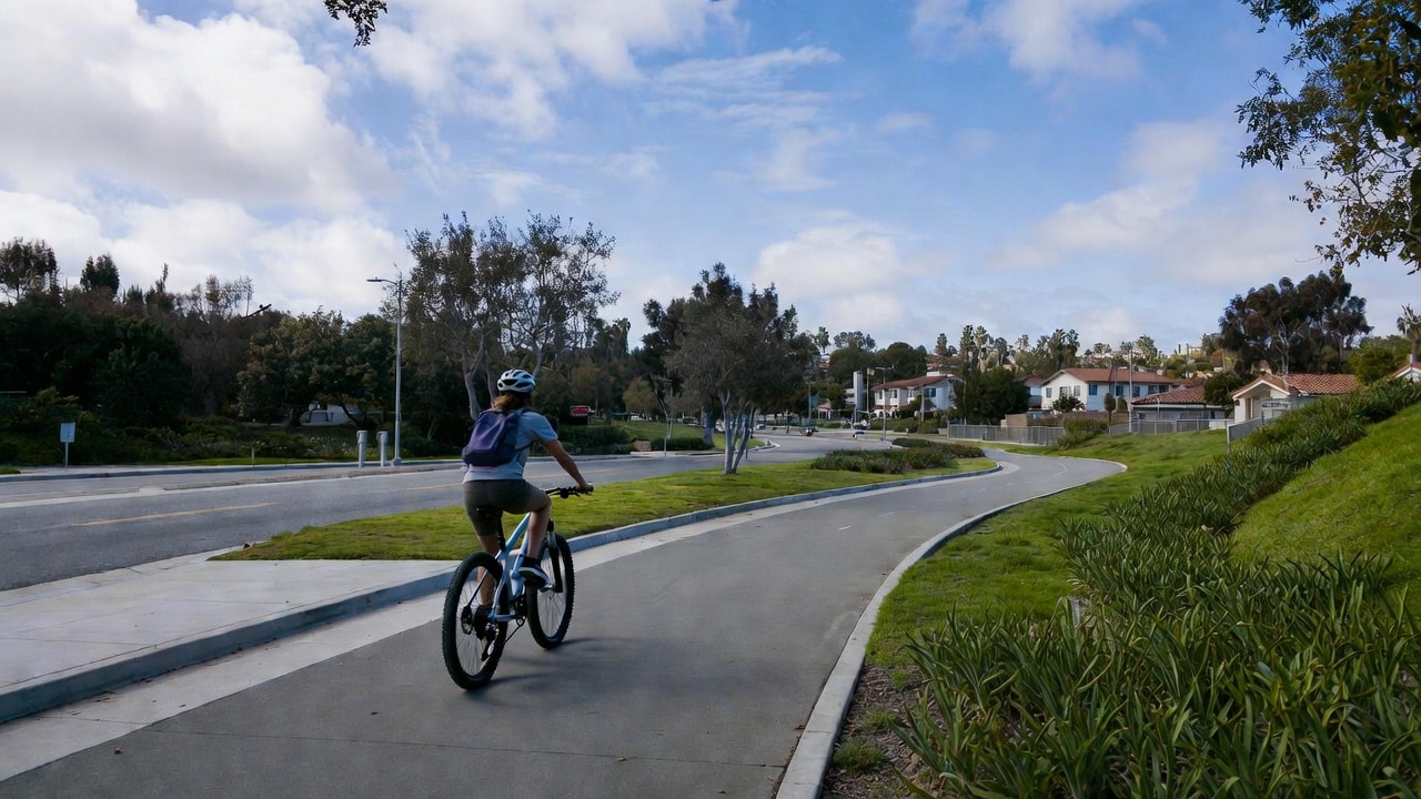 Pedaling Through Paradise Exploring Bike-Friendly Paths in Westside Costa Mesa