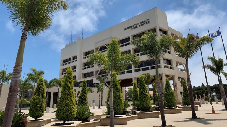 City-Hall-Huntington-Beach