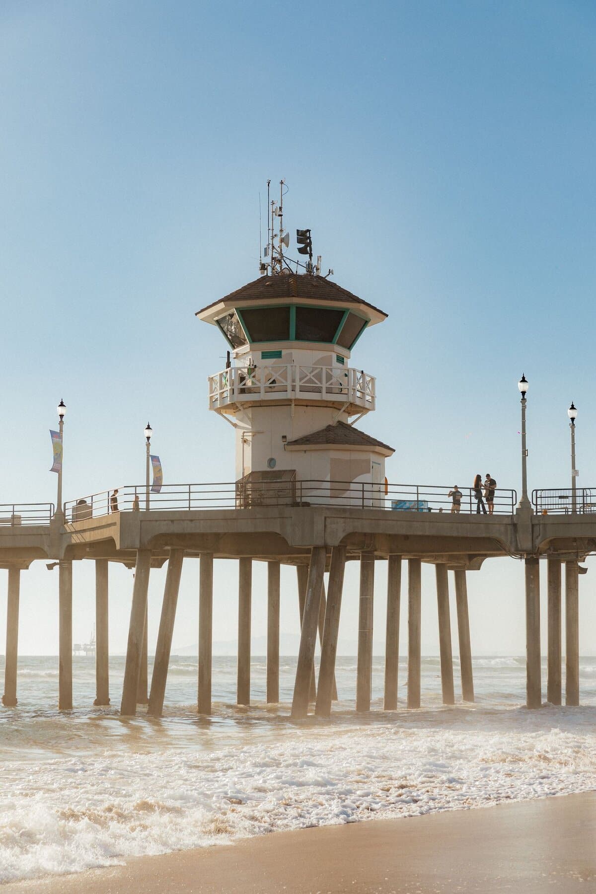 Main Street Huntington Beach walk toward the beach